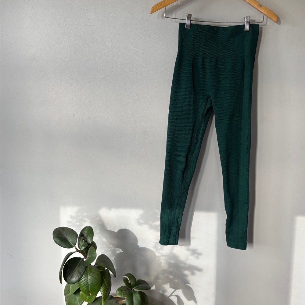 Textured Green Leggings Women’s Small Forest Green Holiday Pants